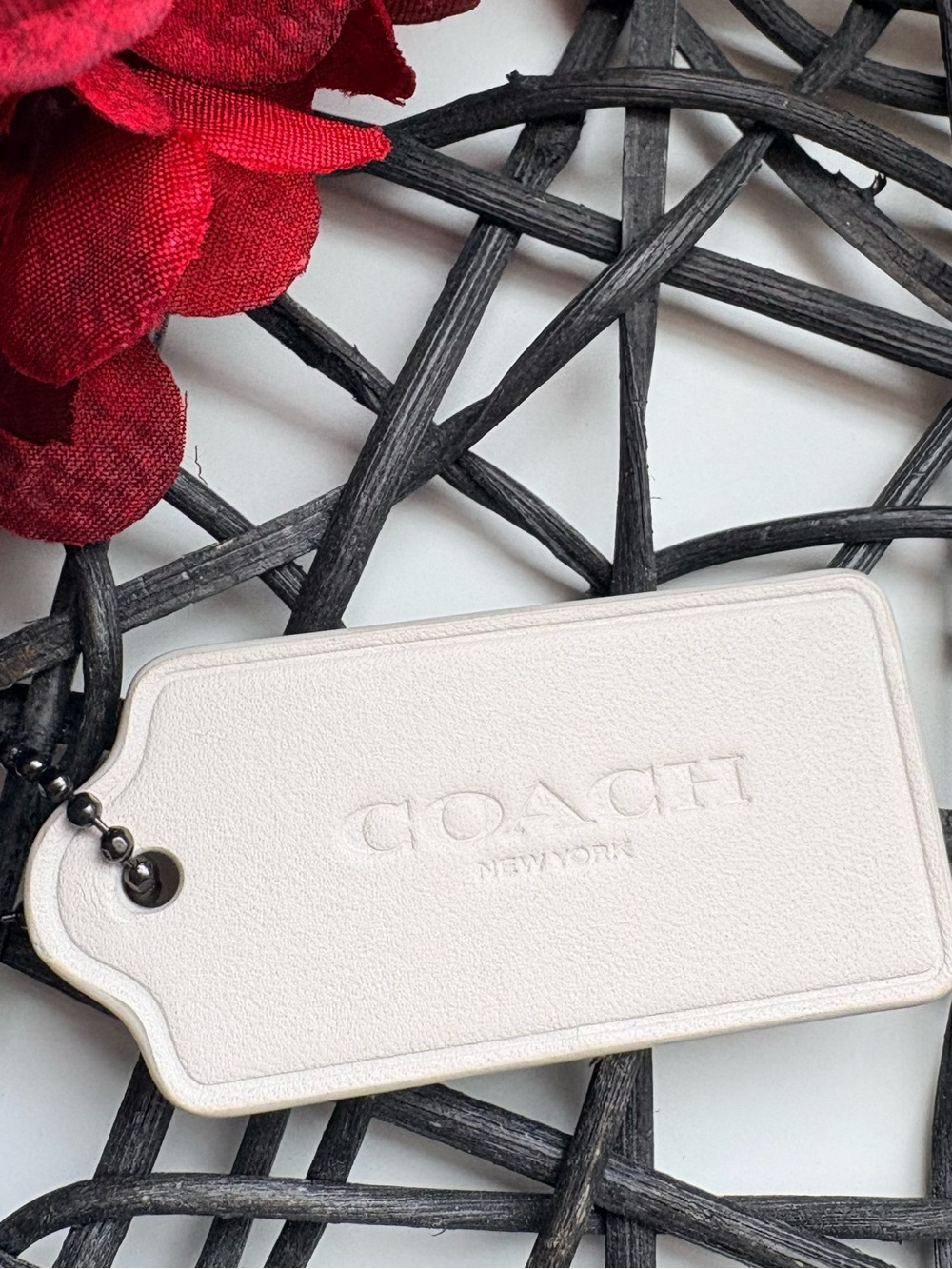 COACH White Leather HangTag - KAJ